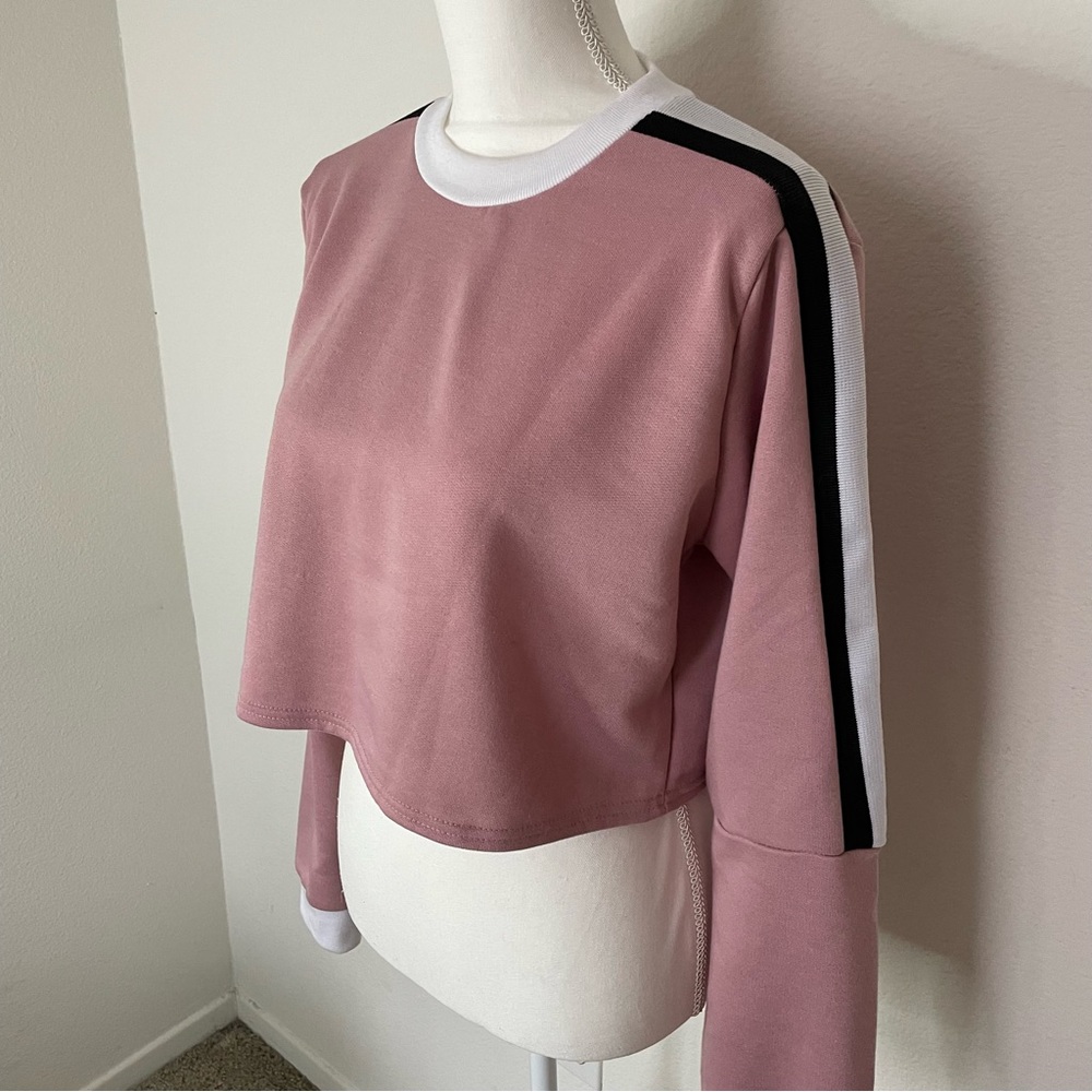 Crop light sweatshirt/shirt